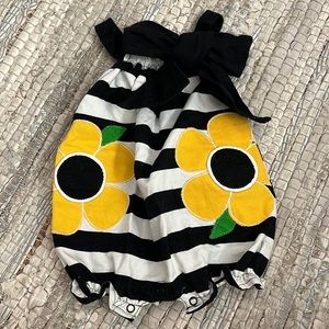 Mud pie daisy bubble with bow